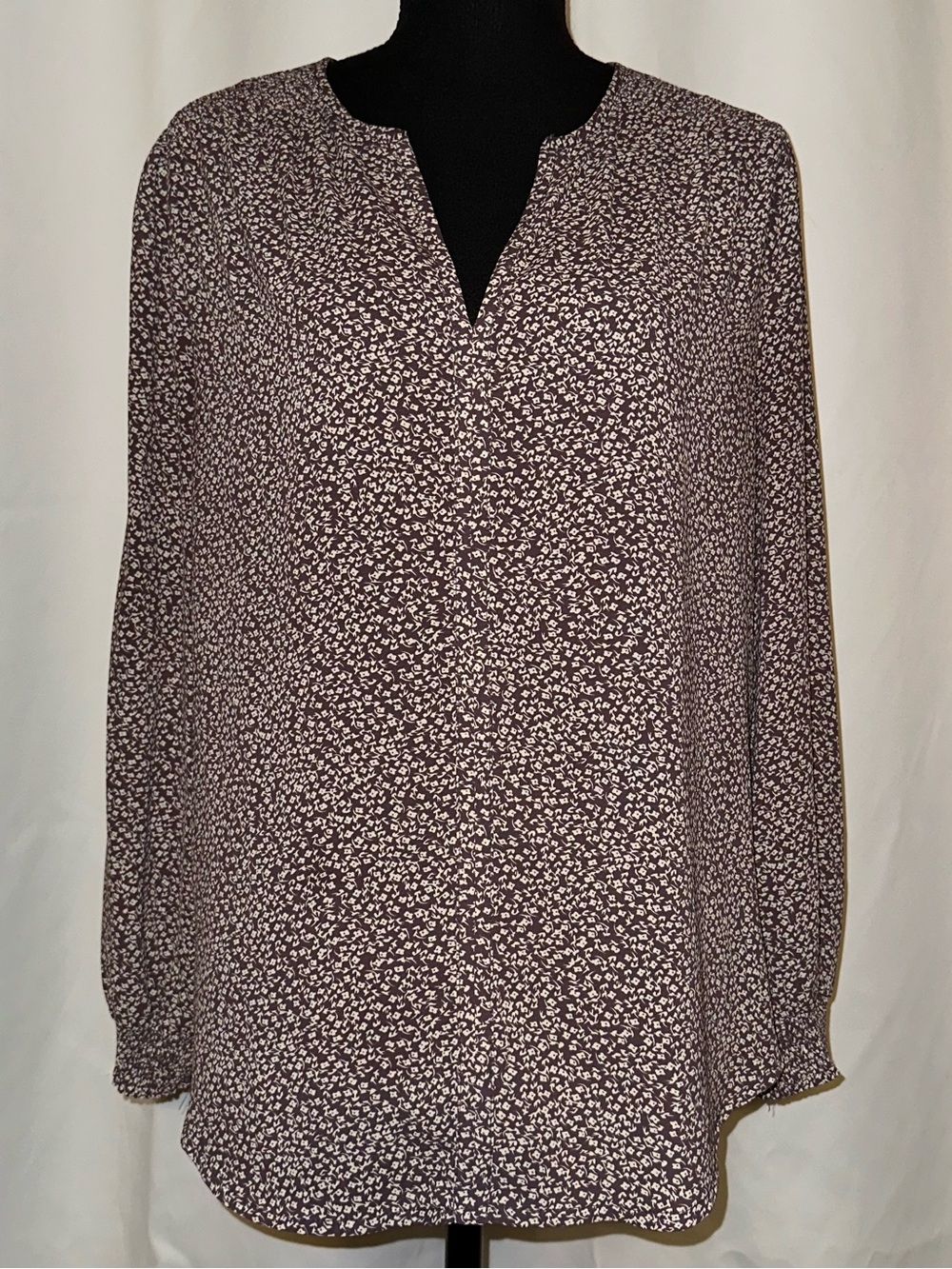 fun 2 fun Mauve/Purple Floral Split-Neck Long Sleeve Blouse Medium